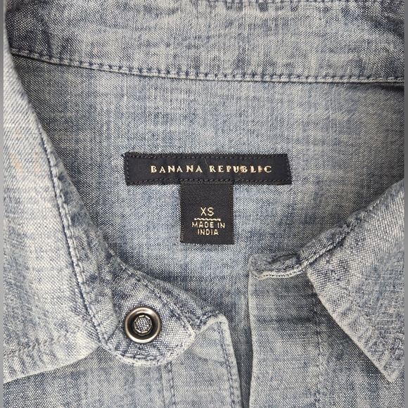 Banana Republic Chambray Denim Snap Front Shirt Size XS  (A22) - Picture 6 of 9